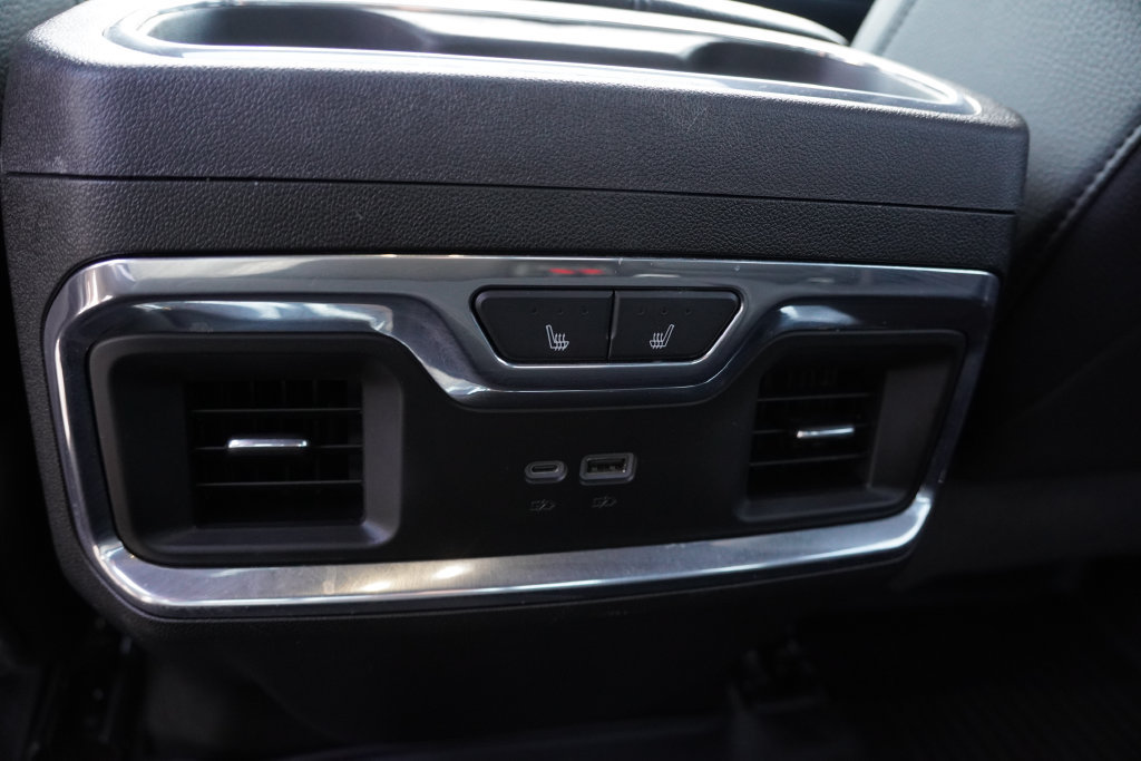 Used 2024 GMC Sierra 1500 Denali AWD/4WD image 17