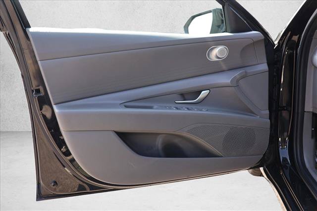 Used 2024 Hyundai Elantra SEL FWD image 12