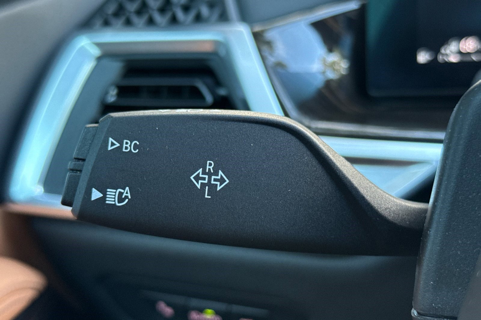 Certified 2024 BMW X5 xDrive50e w/ Premium Package image 31