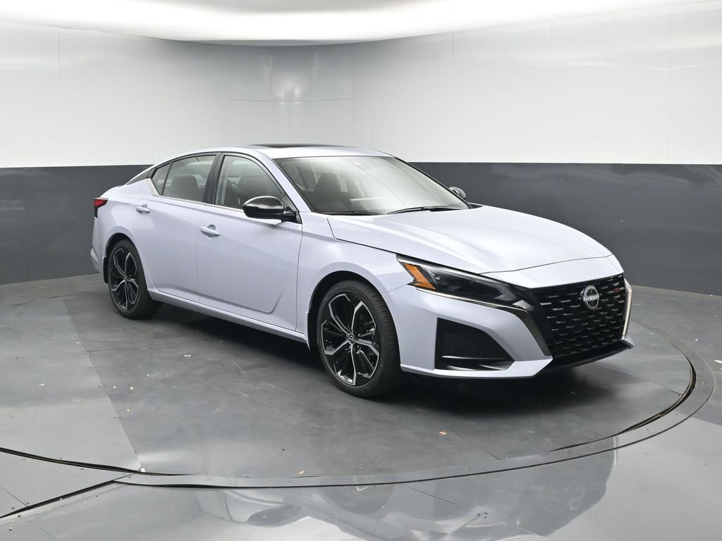 New 2025 Nissan Altima 2.5 SR image 7