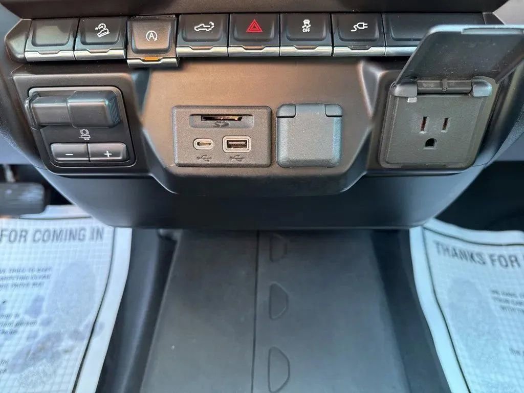 Used 2021 Chevrolet Silverado 1500 LT w/ True North Edition Plus AWD/4WD image 25