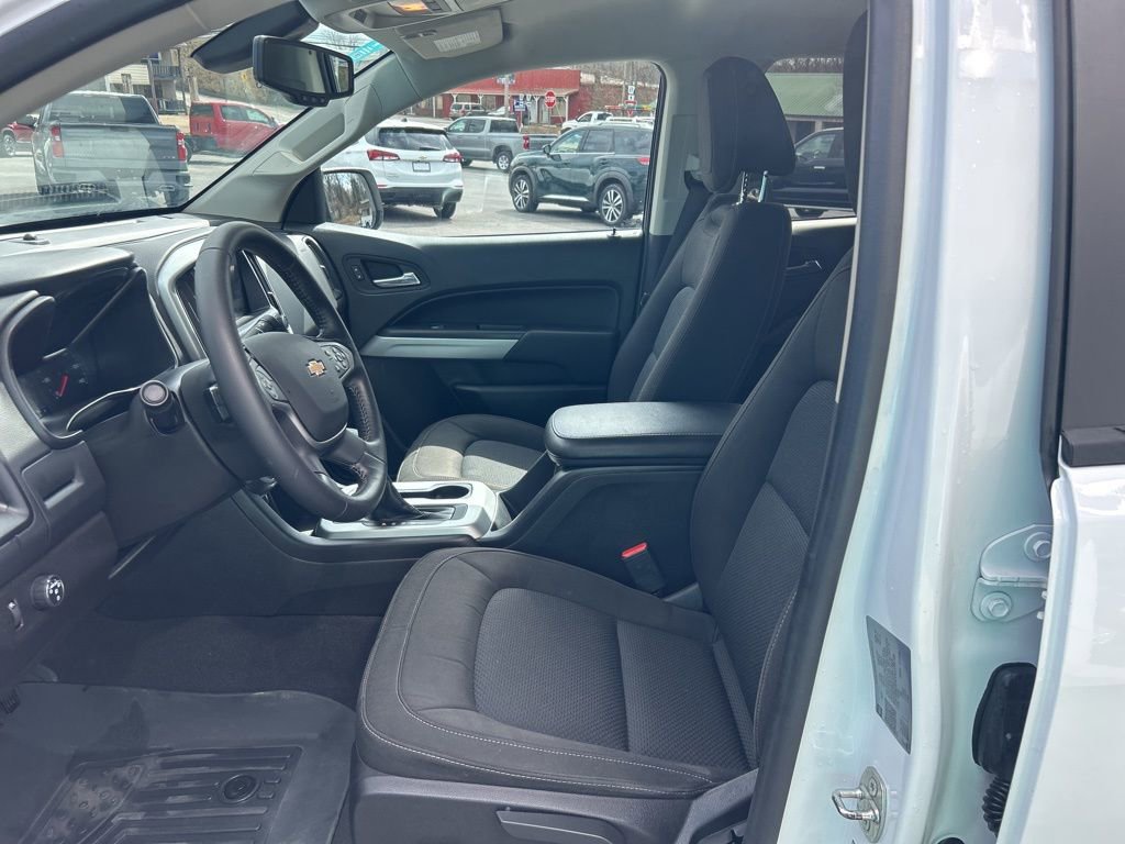 Used 2022 Chevrolet Colorado LT w/ LT Convenience Package image 8