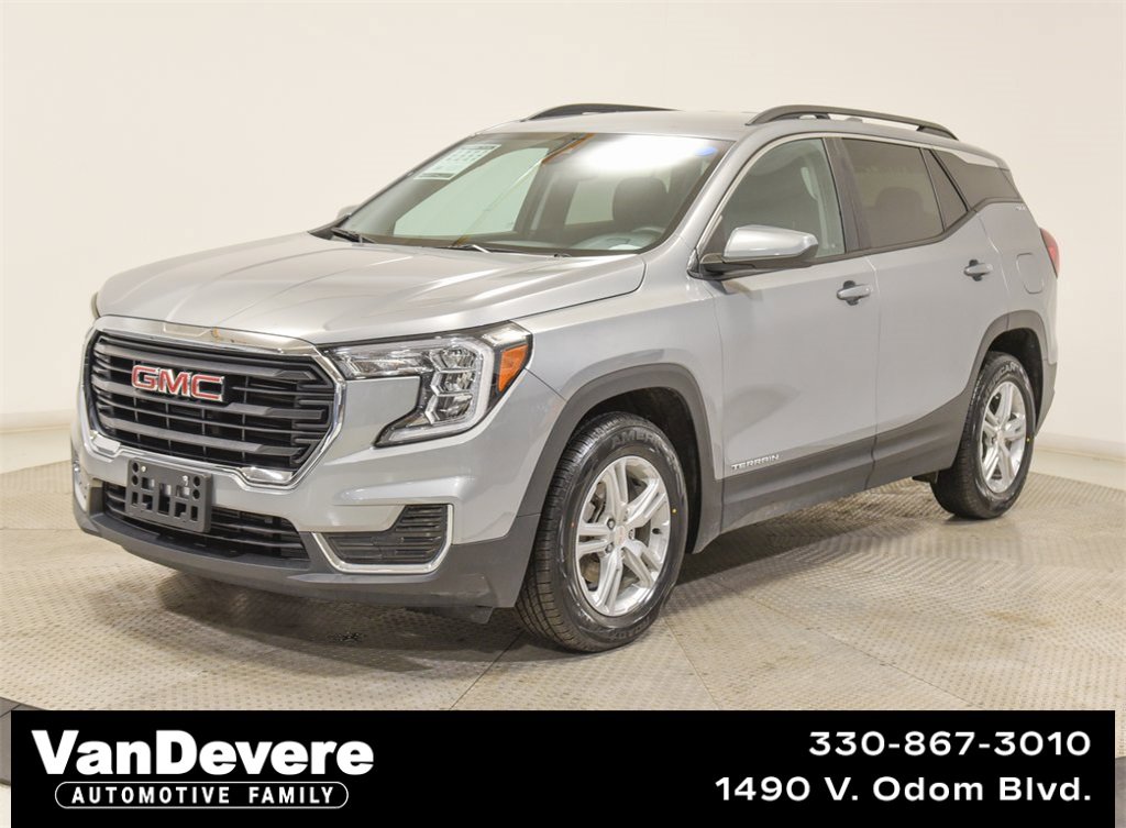 Used 2023 GMC Terrain SLE image 1