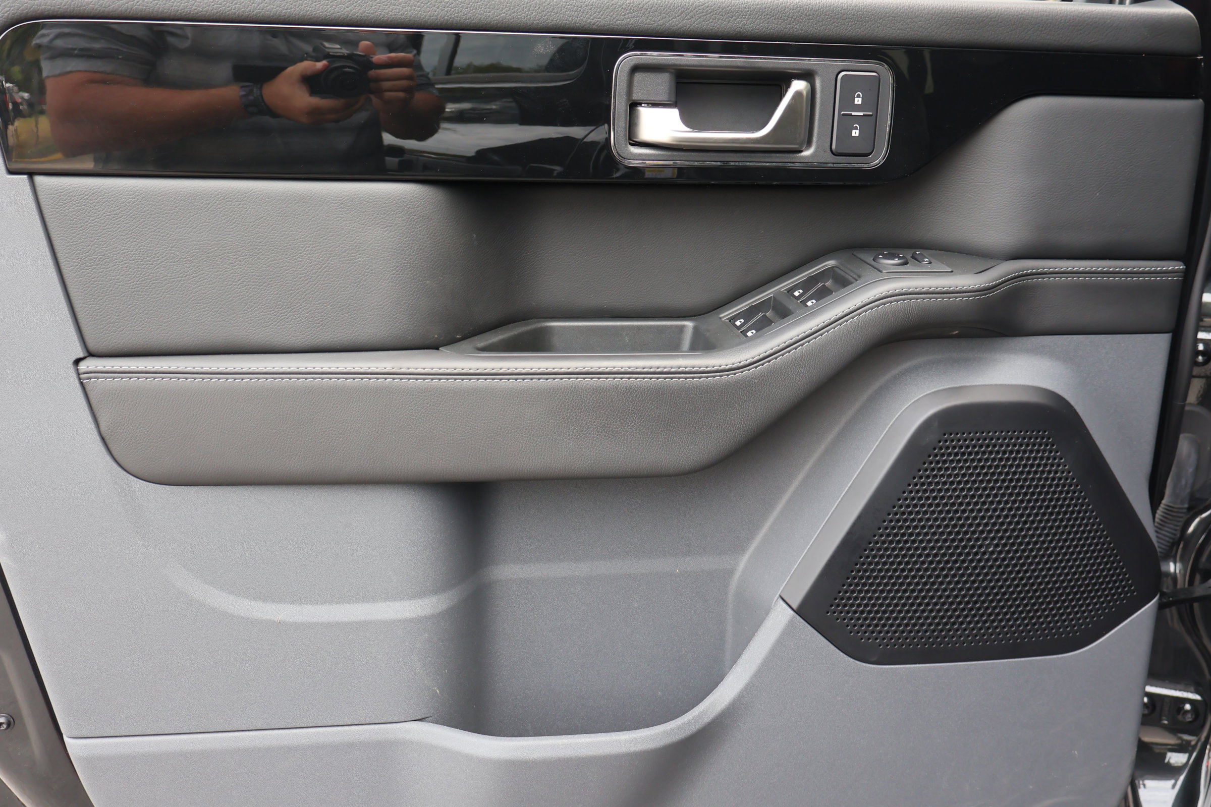 Used 2024 INEOS Grenadier Fieldmaster Edition image 14