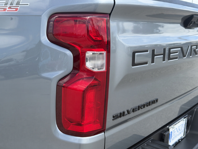 Used 2023 Chevrolet Silverado 1500 LT Trail Boss w/ LT Trail Boss Premium Package AWD/4WD image 14
