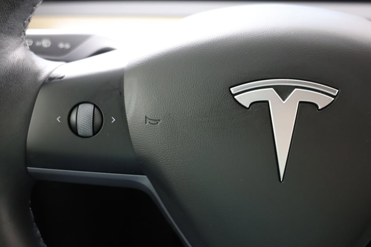 Used 2021 Tesla Model Y Long Range AWD/4WD image 23