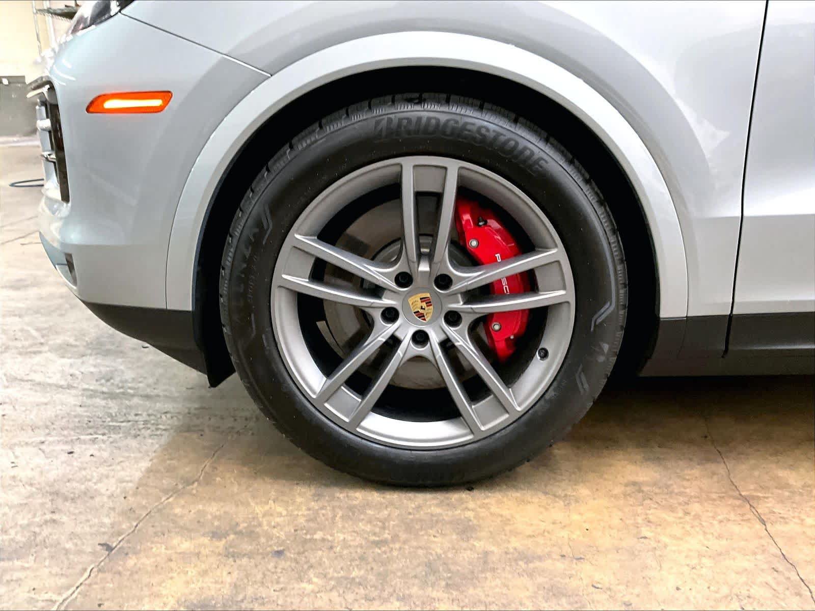 Used 2024 Porsche Cayenne S AWD/4WD image 12