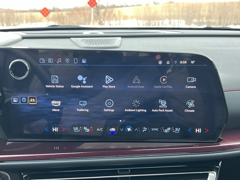 Used 2024 Chevrolet Traverse RS AWD/4WD image 25