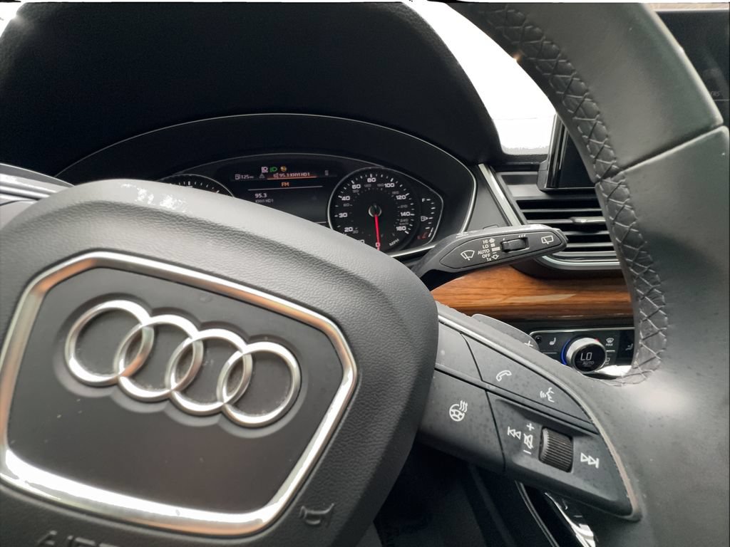 Used 2023 Audi Q5 2.0T Premium w/ Convenience Package AWD/4WD image 42