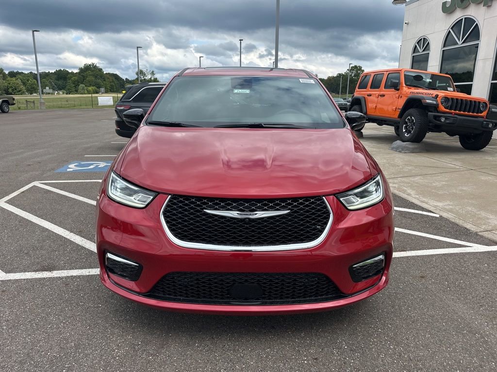 New 2026 Chrysler Pacifica Select FWD image 3