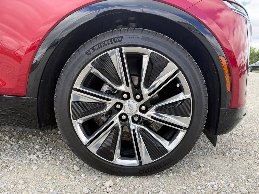Used 2024 Cadillac Lyriq Luxury w/ LPO, Floor Liner Package AWD/4WD image 17