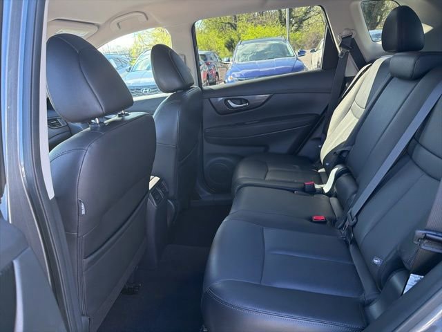 Used 2018 Nissan Rogue SL image 16