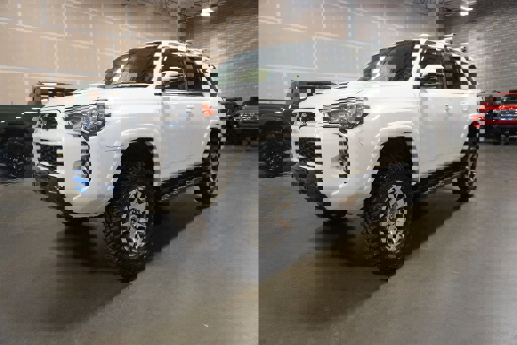 Used 2016 Toyota 4Runner Trail Premium image 2