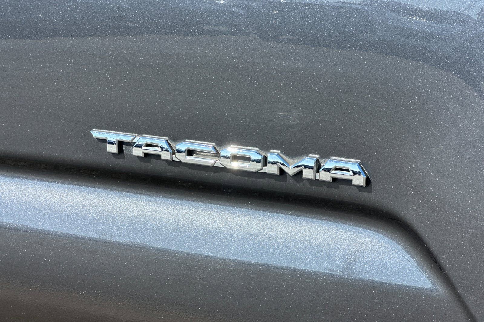 Used 2021 Toyota Tacoma TRD Sport w/ Technology Package image 25