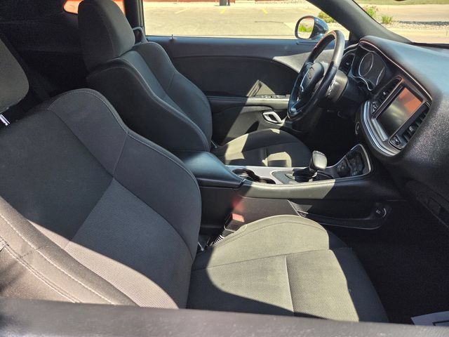 Used 2016 Dodge Challenger R/T RWD image 33