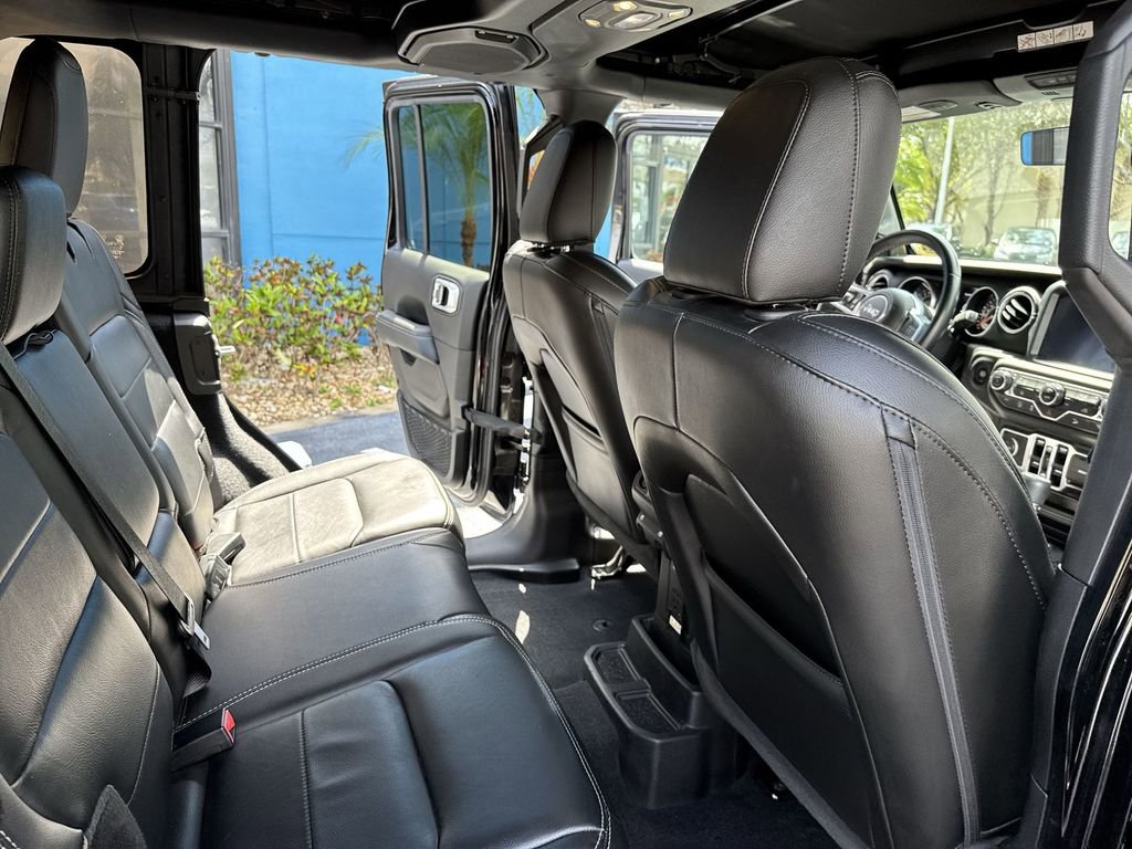 Used 2019 Jeep Wrangler Unlimited Sahara AWD/4WD image 29