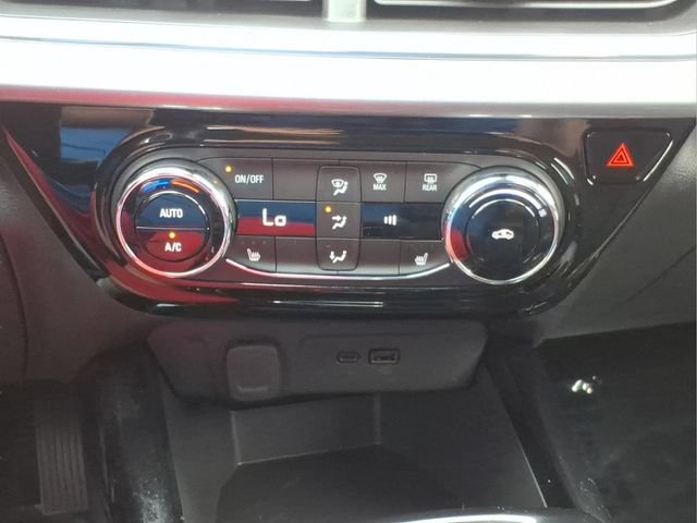 Used 2025 Chevrolet Trax LT w/ Driver Confidence Package FWD image 20