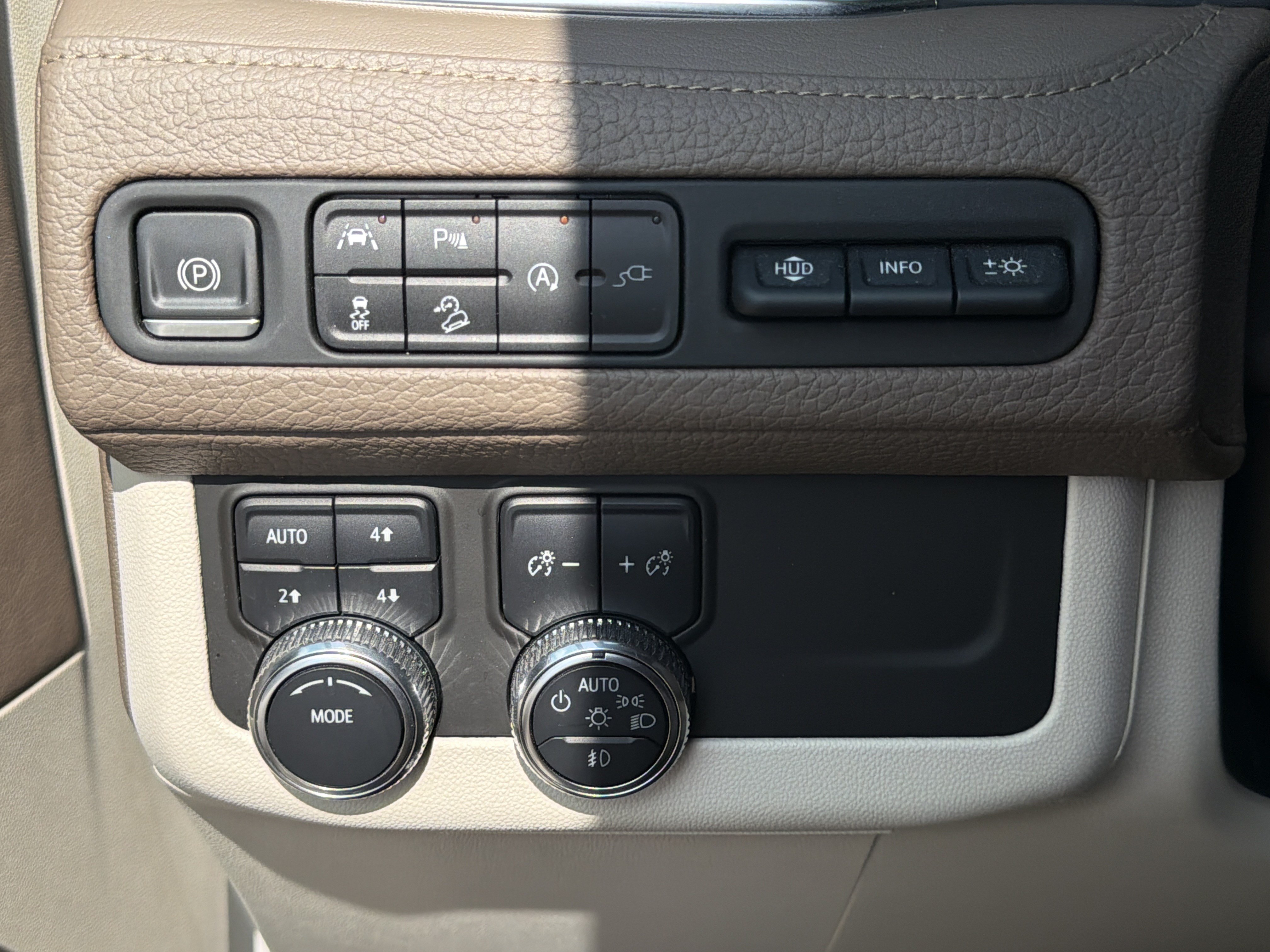 Used 2021 GMC Yukon Denali AWD/4WD image 39