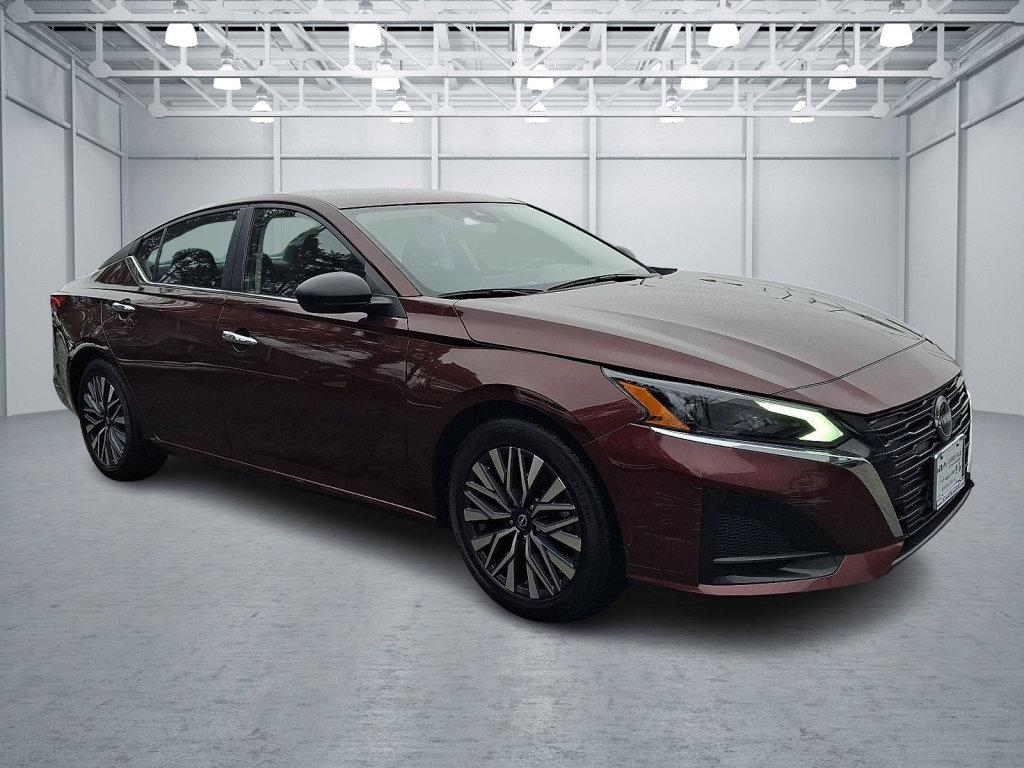 Used 2024 Nissan Altima 2.5 SV image 7