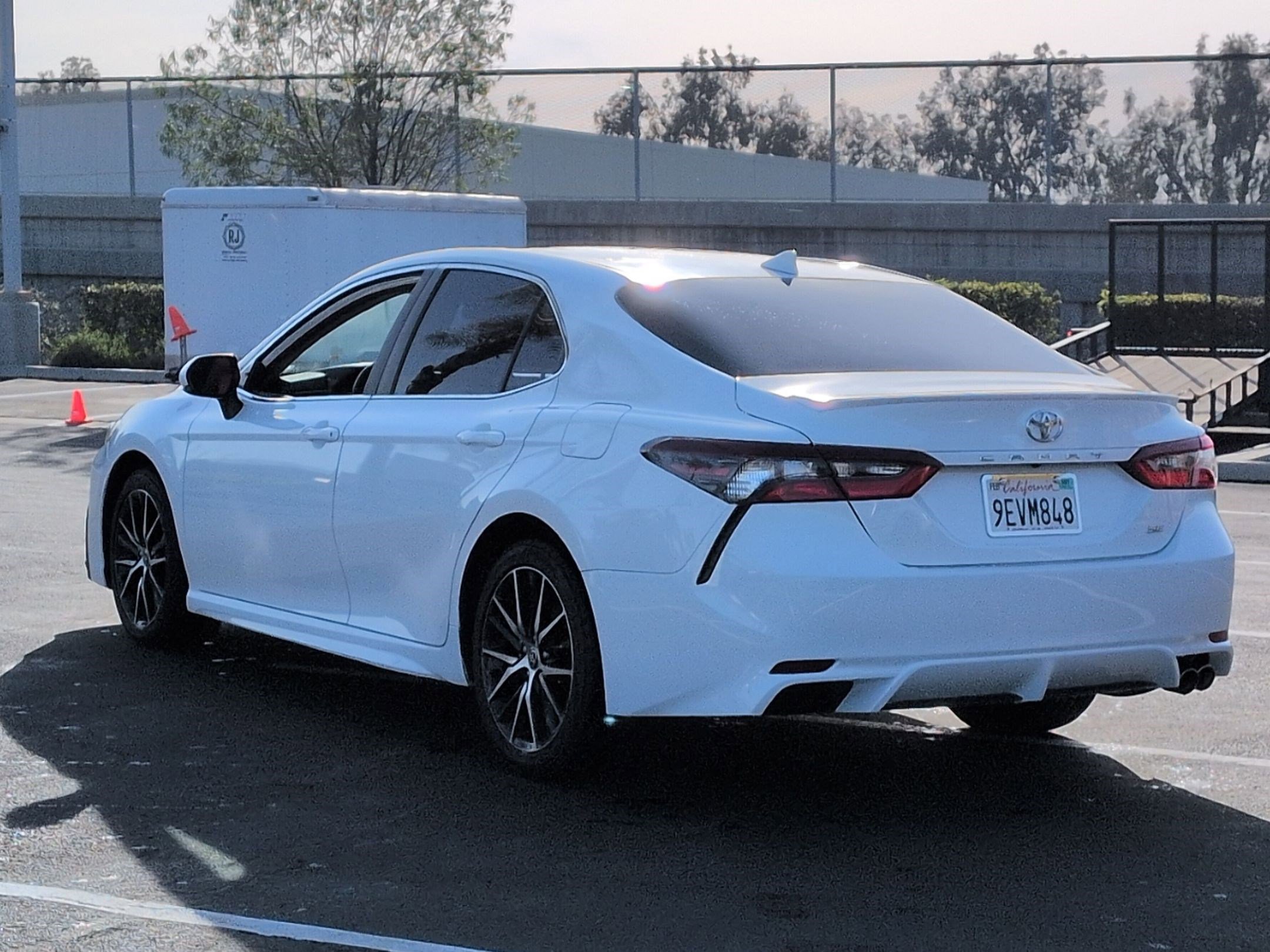 Used 2023 Toyota Camry SE image 8