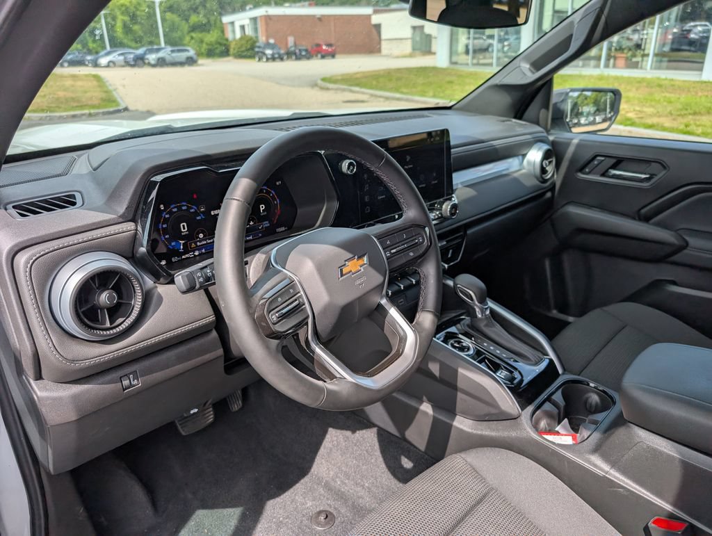 Used 2024 Chevrolet Colorado LT w/ LT Convenience Package AWD/4WD image 16