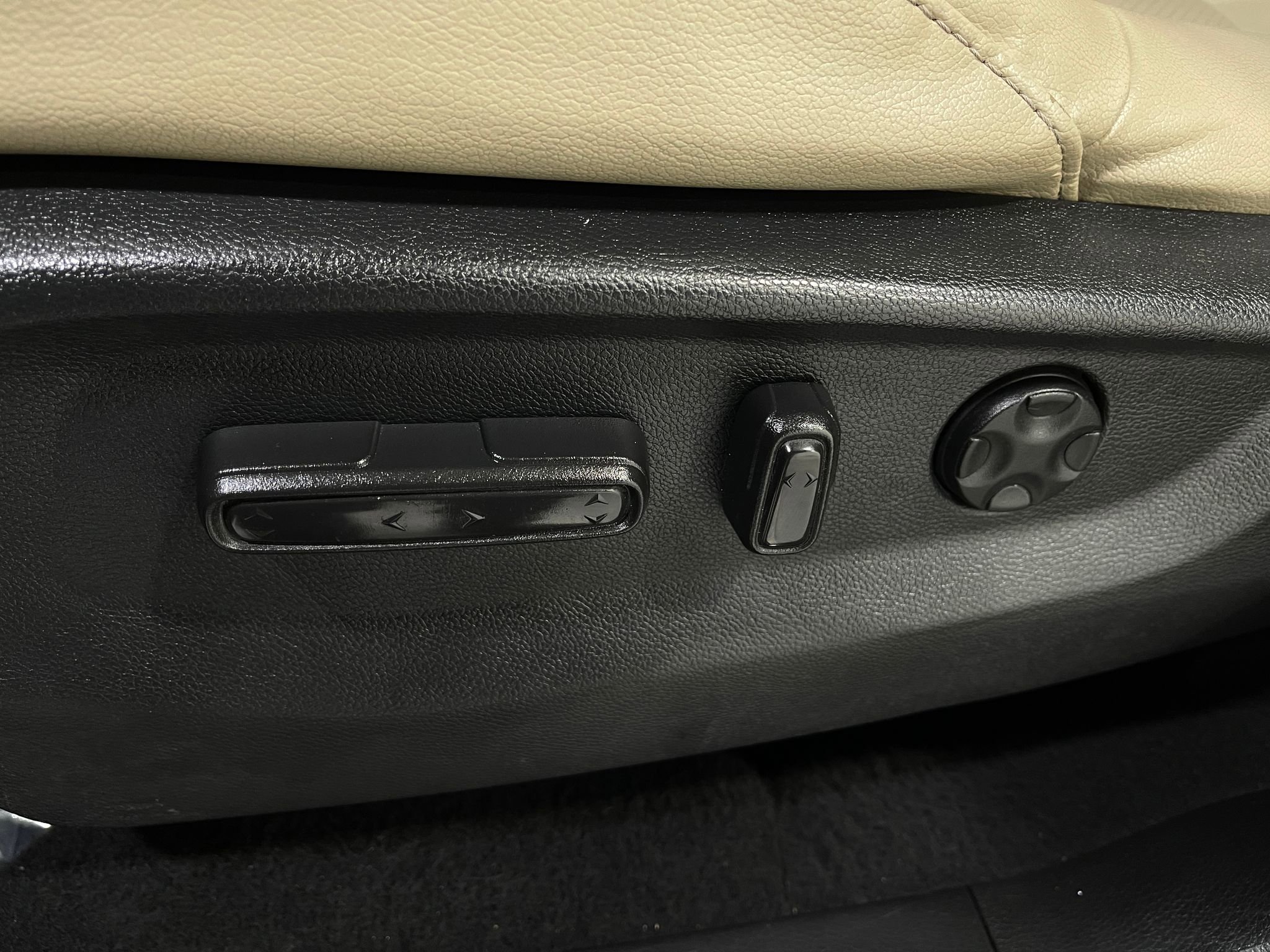 Used 2017 Honda CR-V EX-L image 16