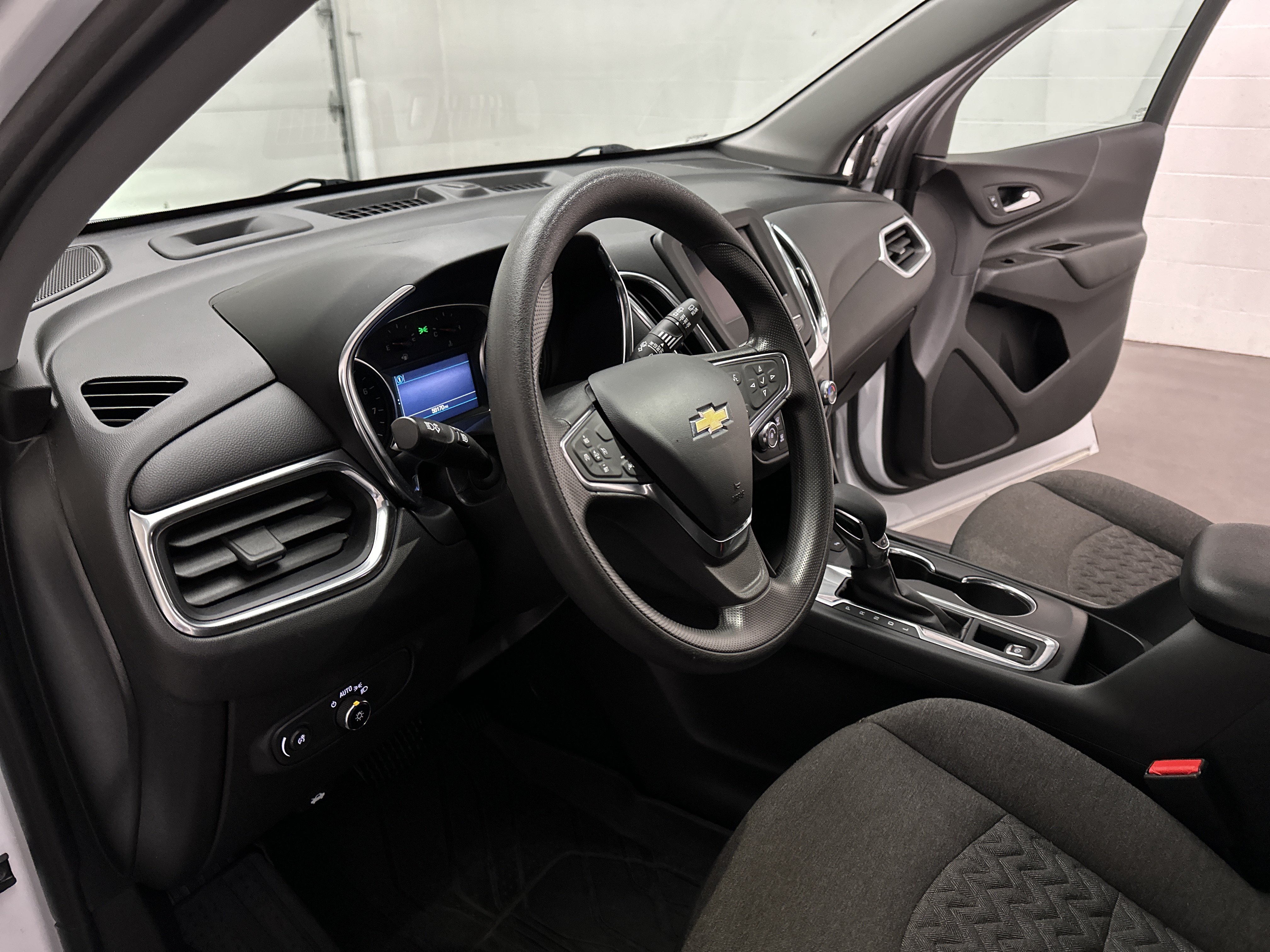 Used 2023 Chevrolet Equinox LT w/ LPO, Floor Liner Package AWD/4WD image 17