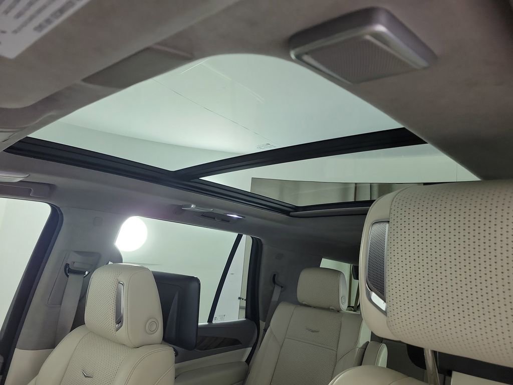 Certified 2022 Cadillac Escalade Premium Luxury Platinum image 18