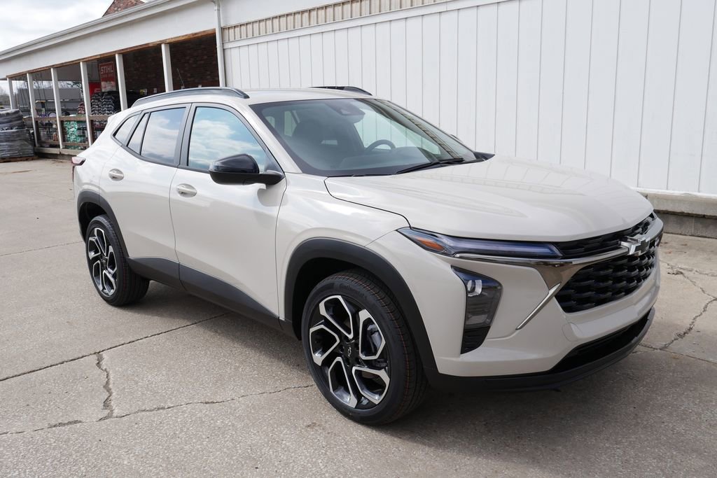 New 2026 Chevrolet Trax RS w/ Driver Confidence Package image 2