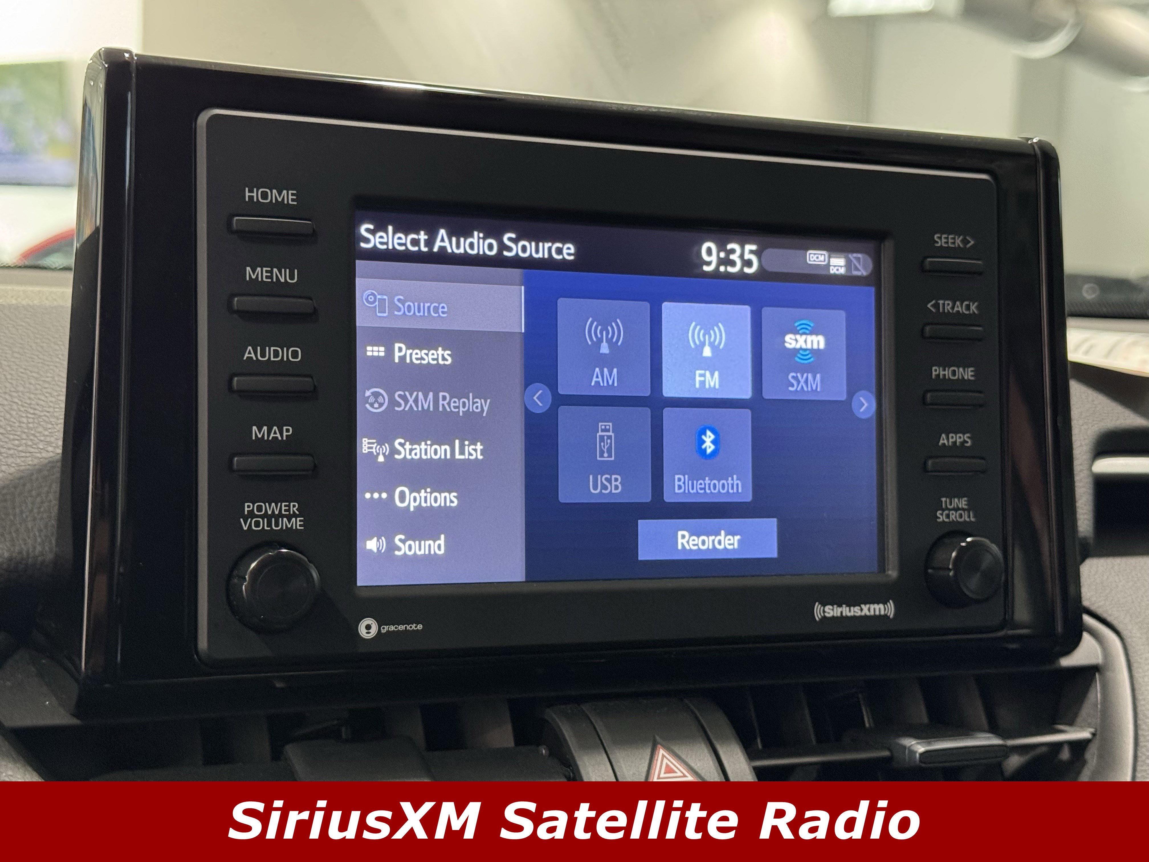 Used 2022 Toyota RAV4 LE image 9