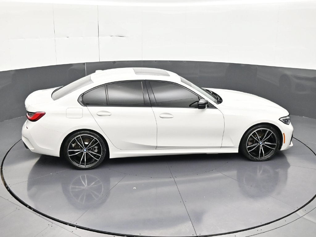 Used 2021 BMW 330i Sedan w/ M Sport Package RWD image 21