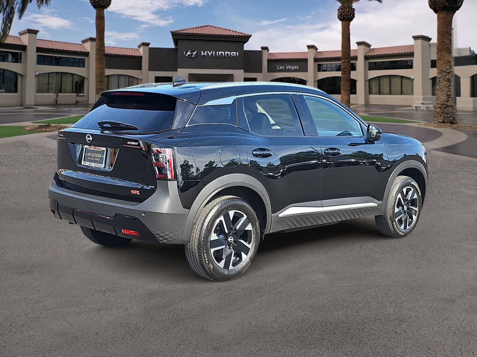 Used 2025 Nissan Kicks SR FWD image 8