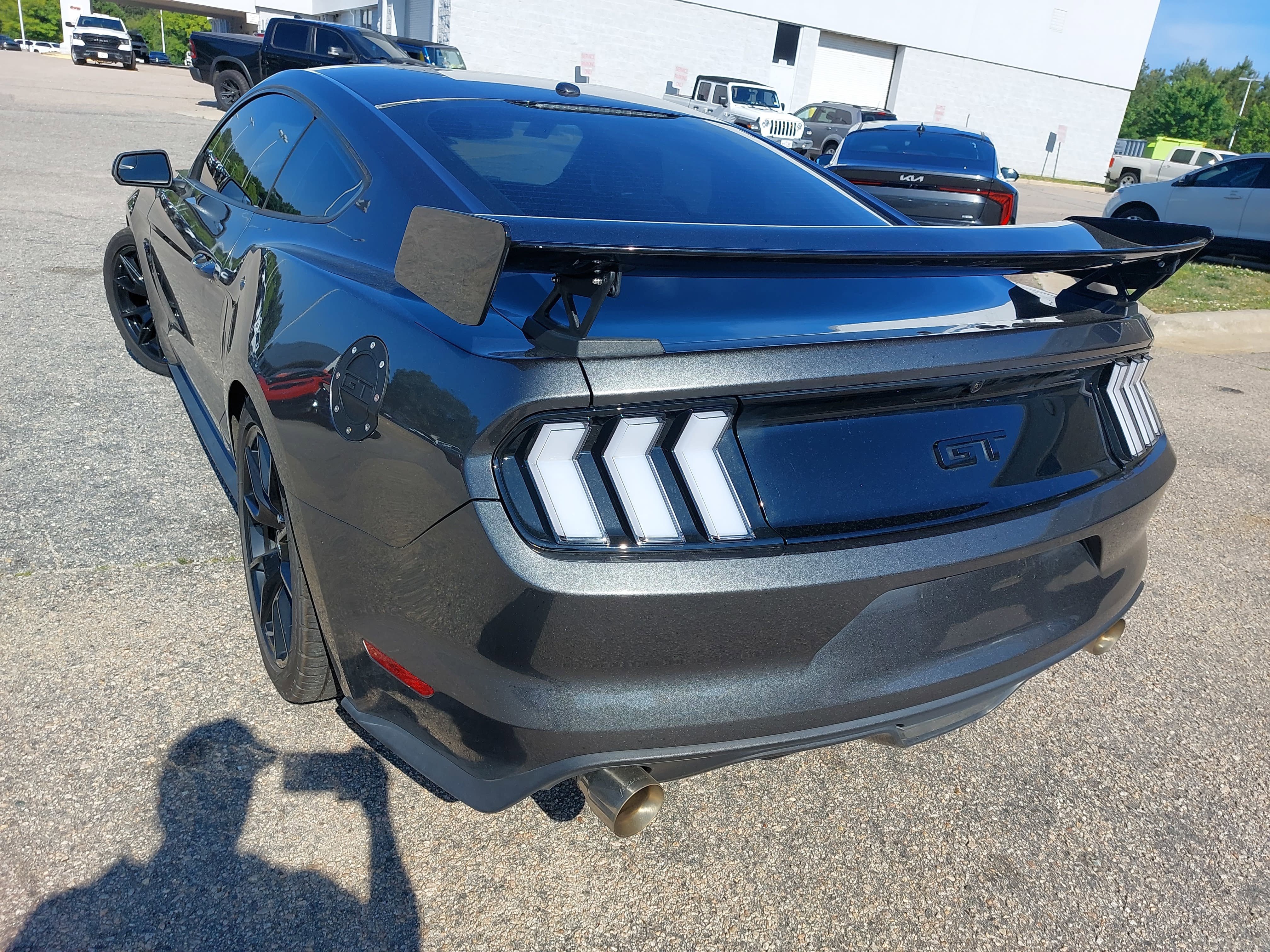 Used 2017 Ford Mustang GT Premium w/ Black Accent Package RWD image 34