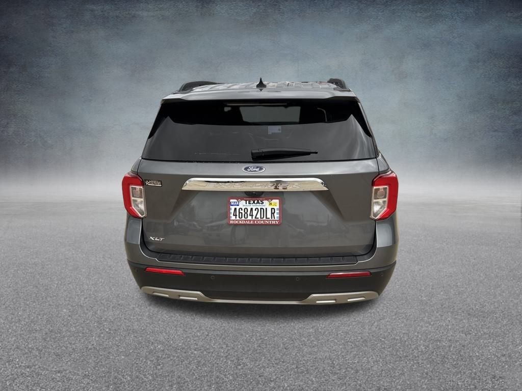 Used 2023 Ford Explorer XLT w/ Equipment Group 202A image 4
