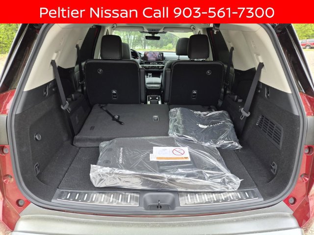 New 2026 Nissan Pathfinder SL w/ SL Premium Package FWD image 7