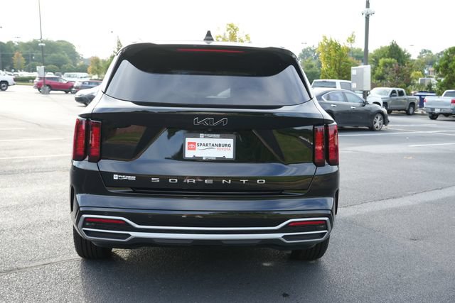 Used 2022 Kia Sorento EX w/ Panoramic Sunroof Package FWD image 6