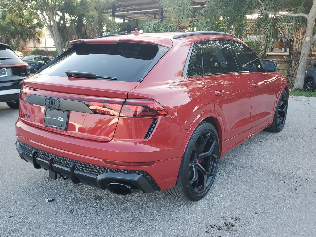 Certified 2025 Audi RS Q8 performance AWD/4WD image 4