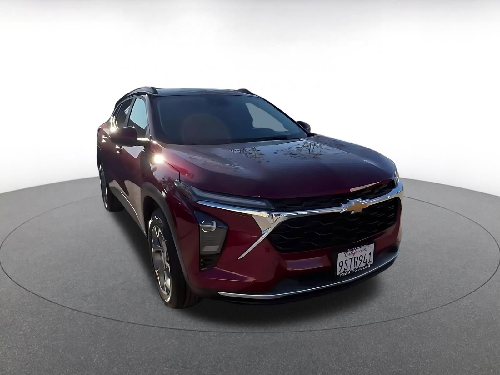 Used 2025 Chevrolet Trax LT image 3