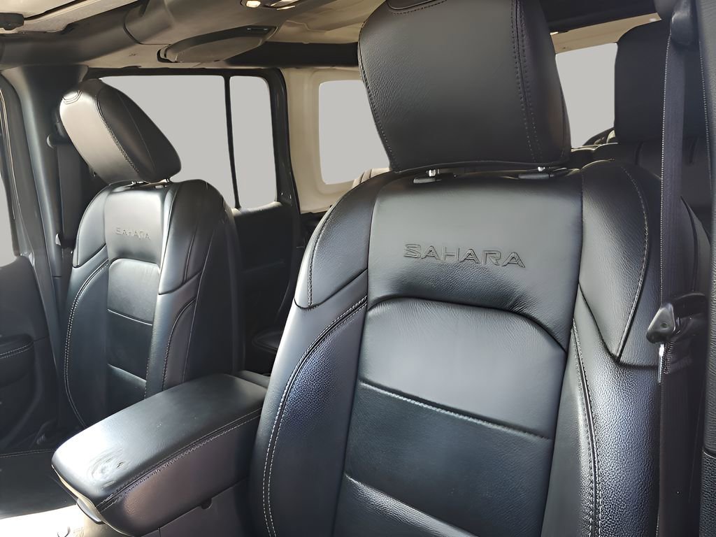 Used 2019 Jeep Wrangler Unlimited Sahara image 29