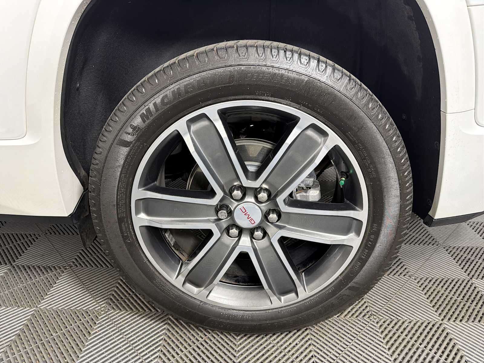 Used 2018 GMC Acadia Denali w/ Technology Package image 18