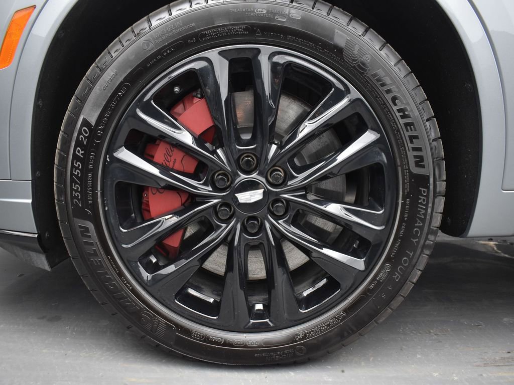 Used 2024 Cadillac XT6 Sport w/ LPO, ONYX Package image 8