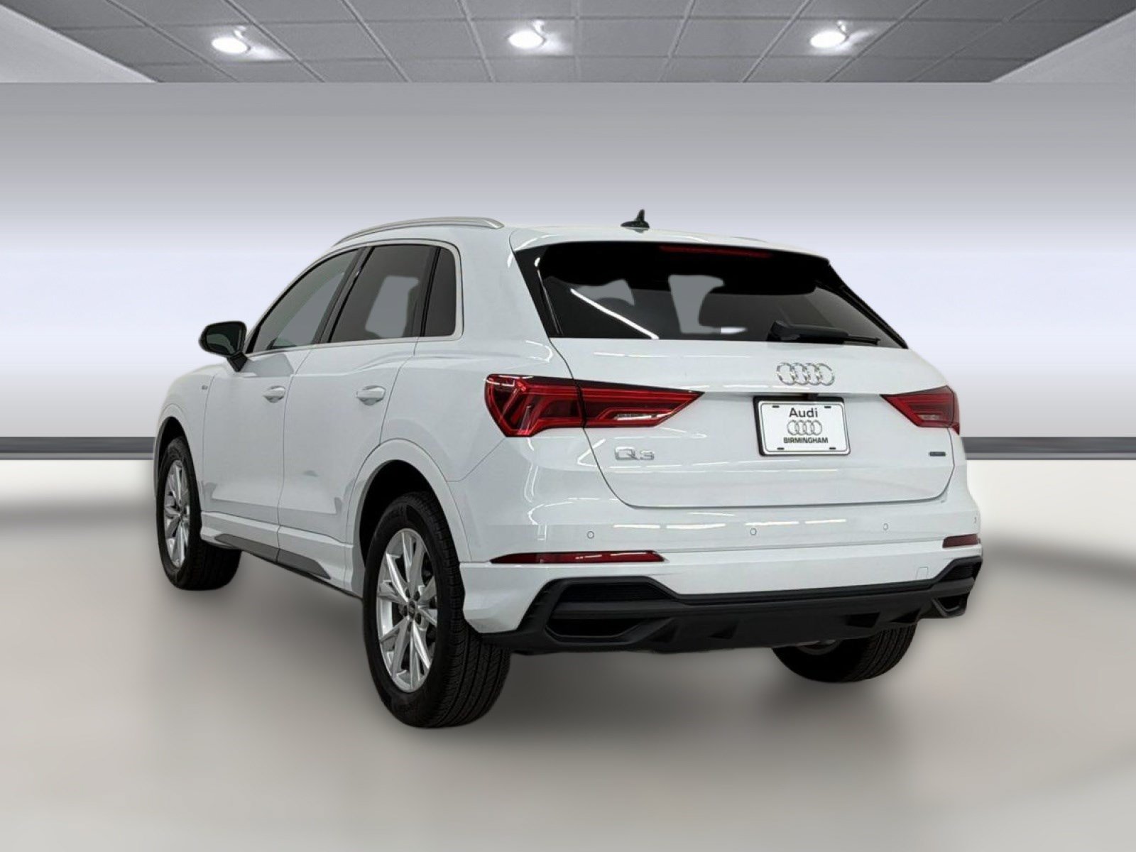 Used 2025 Audi Q3 2.0T Premium w/ Convenience Package AWD/4WD image 3