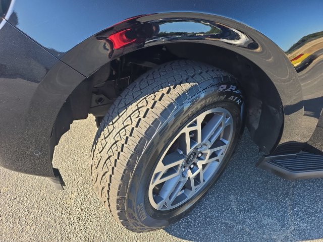 Used 2025 Ford Expedition Active AWD/4WD image 35