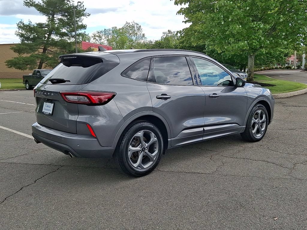 Certified 2023 Ford Escape ST-Line w/ Tech Pack #1 FWD image 9