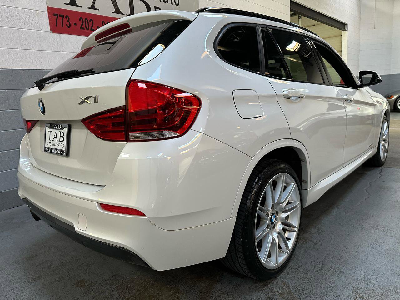 Used 2014 BMW X1 xDrive35i w/ M Sport Line AWD/4WD image 3