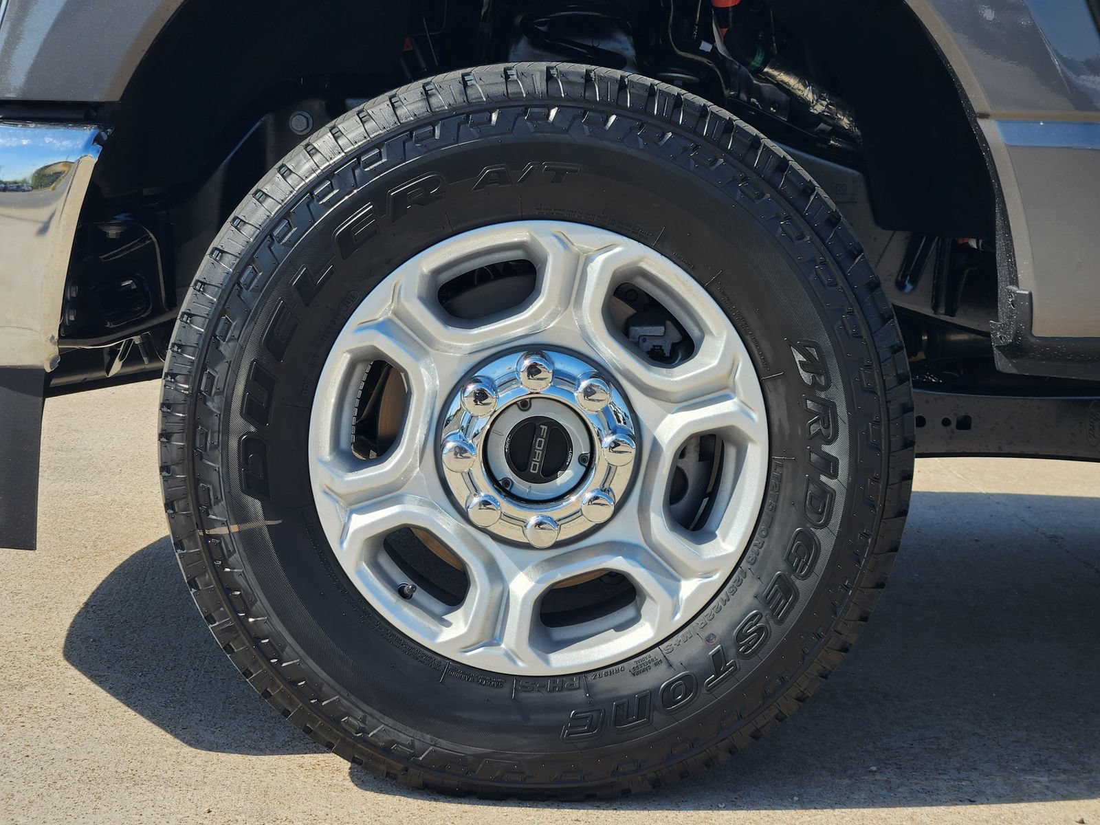 New 2026 Ford F250 XLT w/ FX4 Off-Road Package AWD/4WD image 11