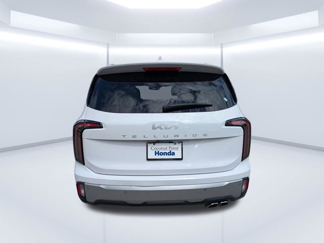 Used 2023 Kia Telluride EX w/ EX Captain's Chair Package FWD image 5