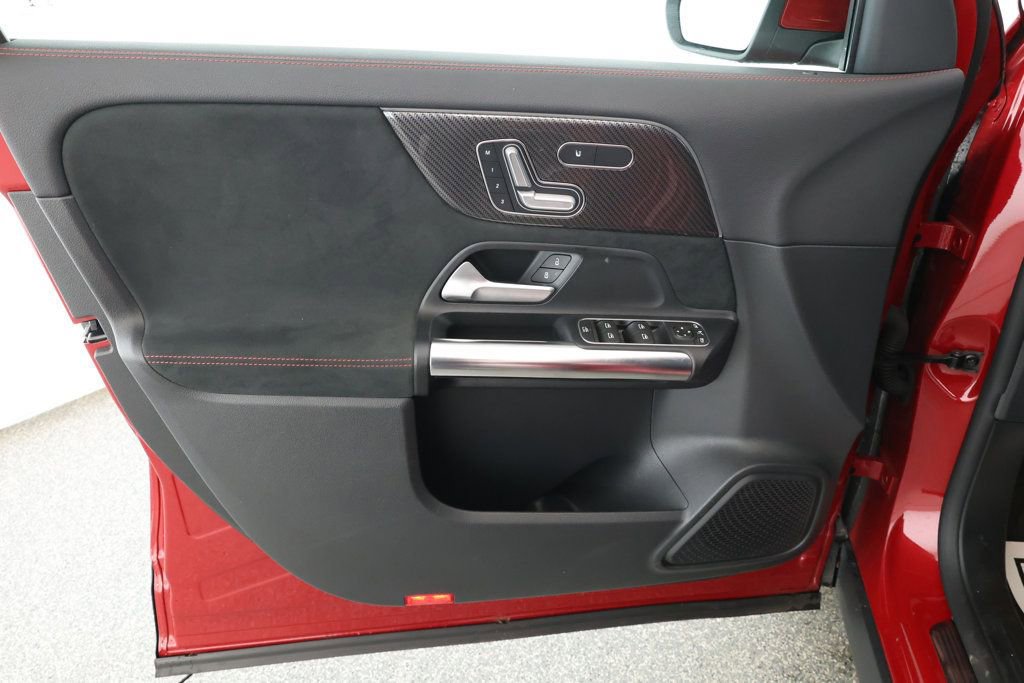 Used 2022 Mercedes-Benz GLA 250 4MATIC image 8