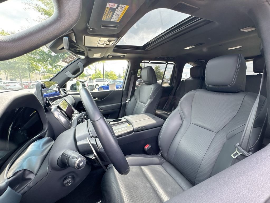 Used 2024 Lexus LX 600 4WD w/ Luxury Package image 11