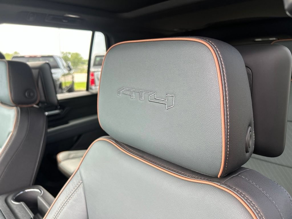 Used 2025 GMC Yukon AT4 w/ AT4 Premium Plus Package AWD/4WD image 22